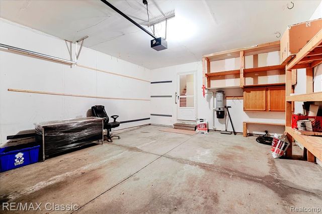 9039 Lake E Road 45, Clarkston, MI 48348