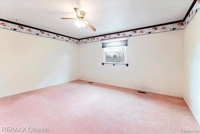 9039 Lake E Road 45, Clarkston, MI 48348