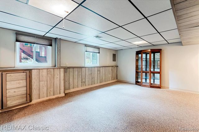 9039 Lake E Road 45, Clarkston, MI 48348