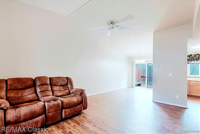 9039 Lake E Road 45, Clarkston, MI 48348