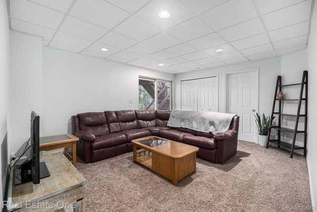 3180 Waldon Ridge Drive, Orion Charter Township, MI 48359