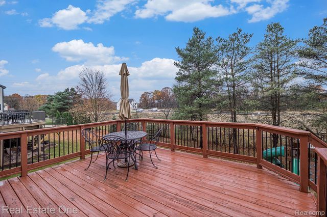 3180 Waldon Ridge Drive, Orion Charter Township, MI 48359