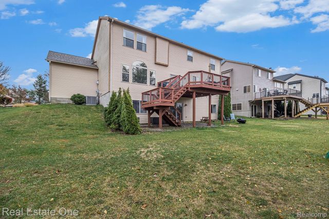 3180 Waldon Ridge Drive, Orion Charter Township, MI 48359