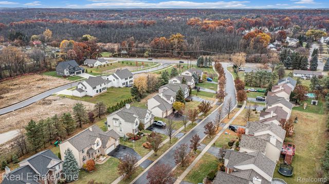 3180 Waldon Ridge Drive, Orion Charter Township, MI 48359