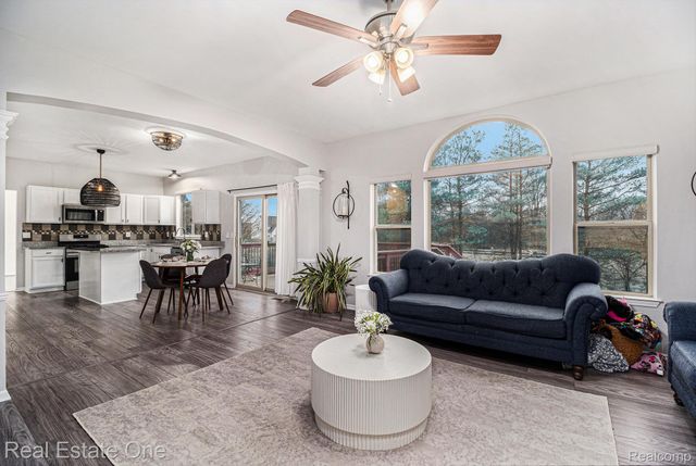 3180 Waldon Ridge Drive, Orion Charter Township, MI 48359