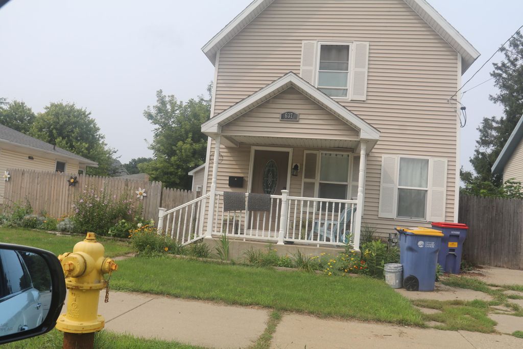 637 Leonard Street Ne, Belmont Twp, MI 49503