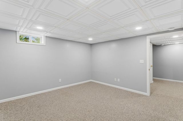 1 Bartlett Road, Stratham, NH 03885