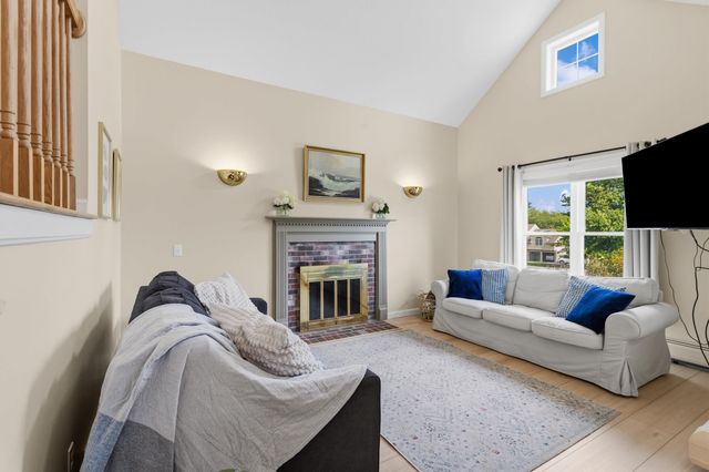 1 Bartlett Road, Stratham, NH 03885
