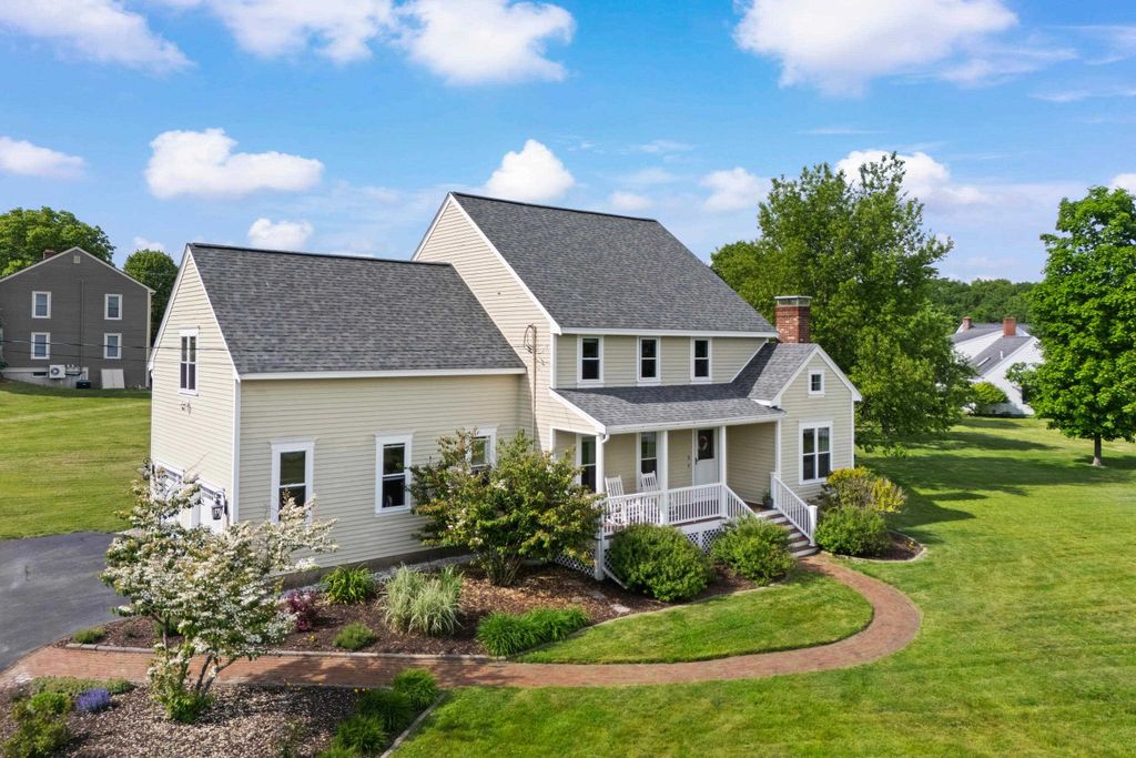 Image 2 of property listing at 1 Bartlett Road, Stratham, NH 03885