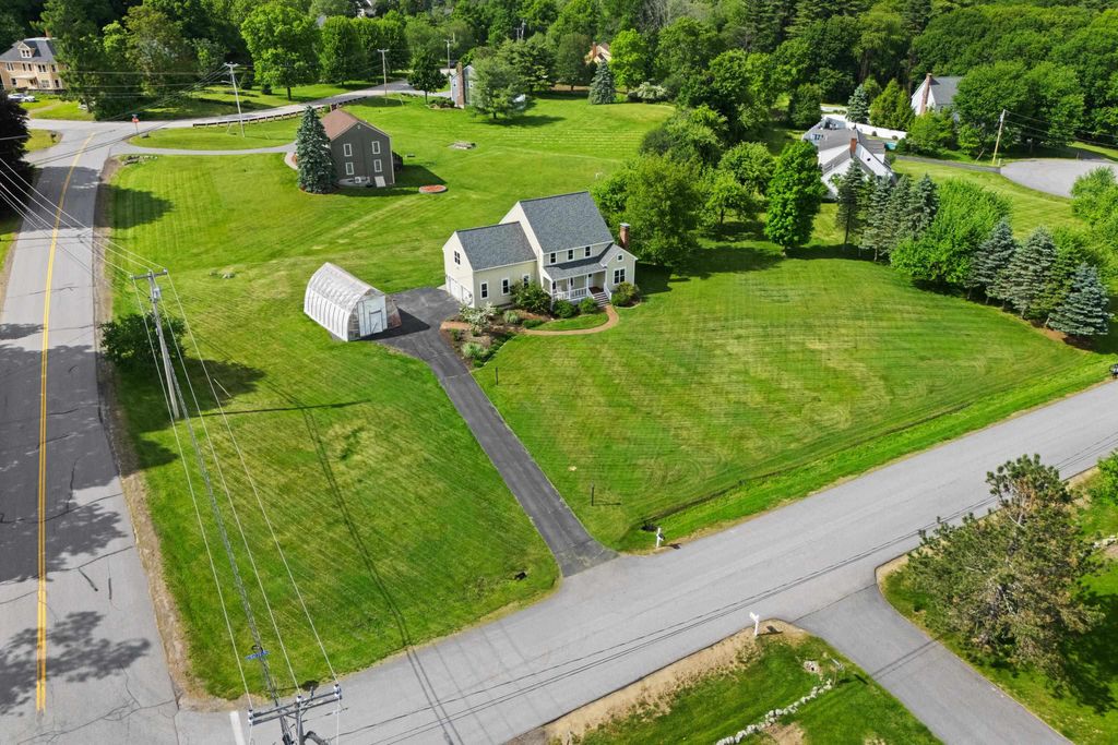Image 3 of property listing at 1 Bartlett Road, Stratham, NH 03885