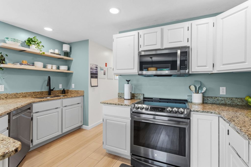 Image 22 of property listing at 1 Bartlett Road, Stratham, NH 03885