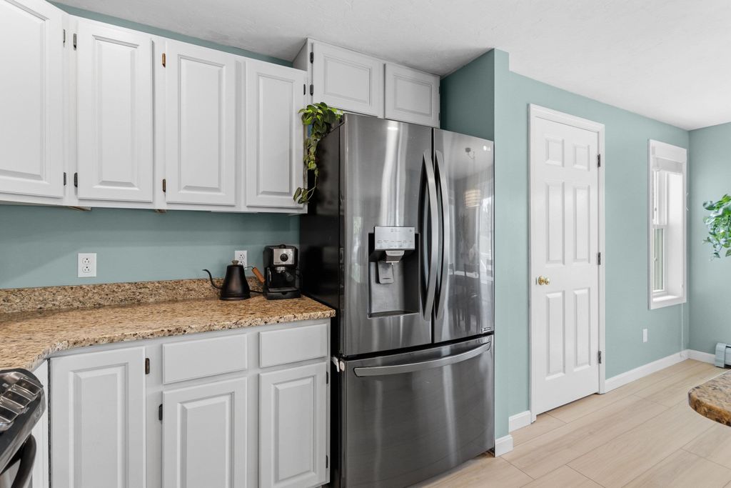 Image 23 of property listing at 1 Bartlett Road, Stratham, NH 03885