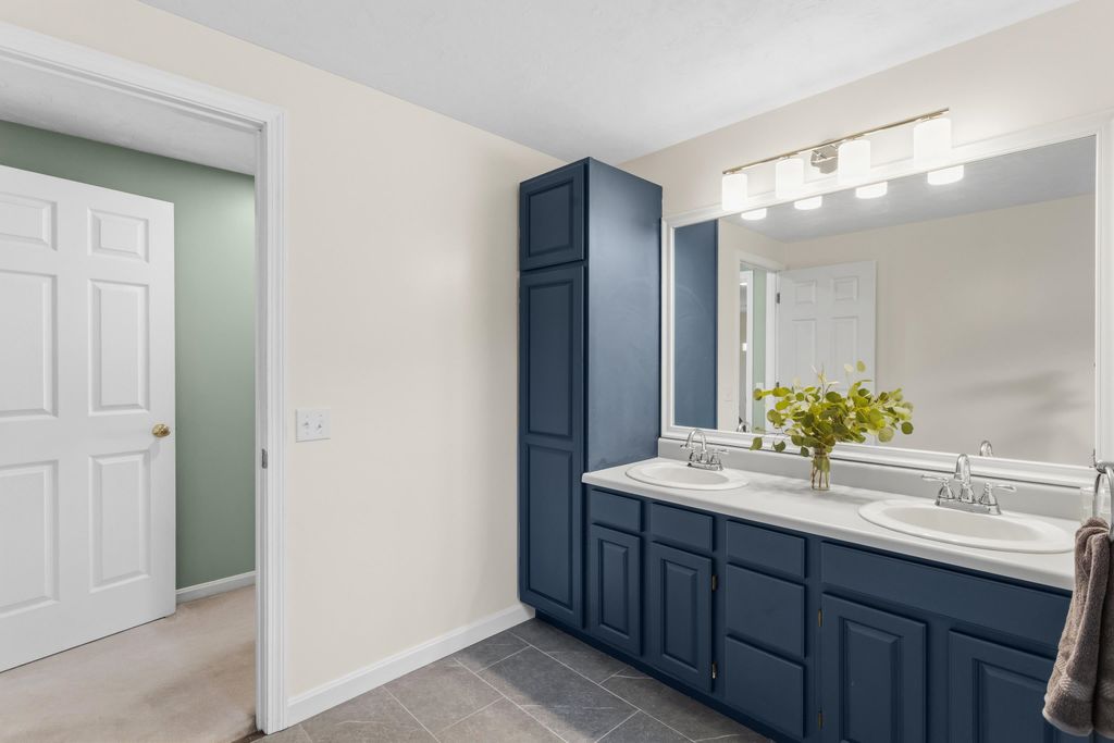 Image 36 of property listing at 1 Bartlett Road, Stratham, NH 03885