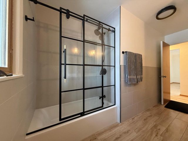 3121 N 105th STREET, Wauwatosa, WI 53222