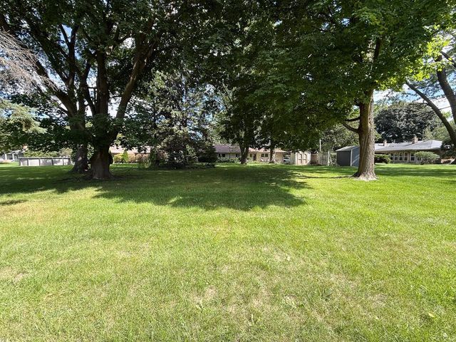 3121 N 105th STREET, Wauwatosa, WI 53222