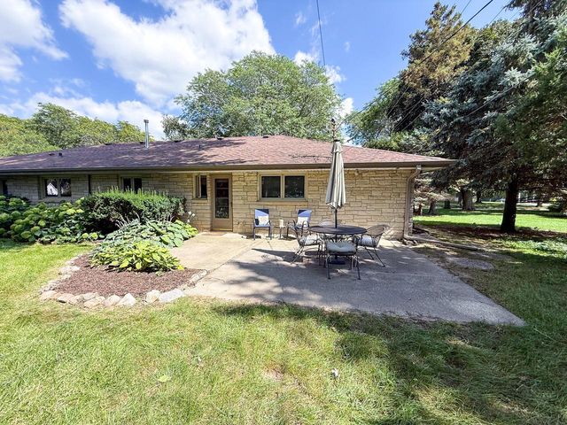 3121 N 105th STREET, Wauwatosa, WI 53222