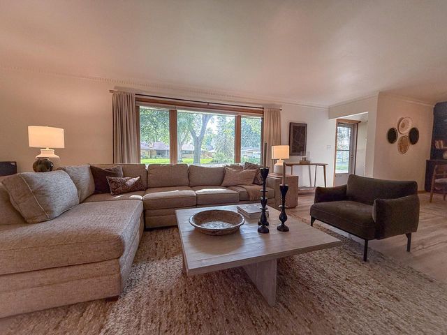 3121 N 105th STREET, Wauwatosa, WI 53222