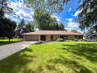 3121 N 105th STREET, Wauwatosa, WI 53222