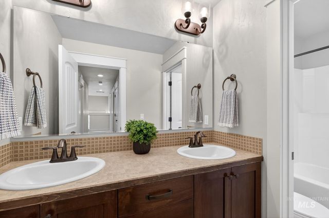 2979 E Ragusa, Meridian, ID 83642