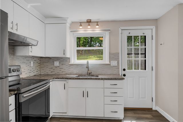 566 Main St, Stoneham, MA 02180