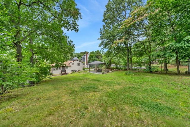 566 Main St, Stoneham, MA 02180