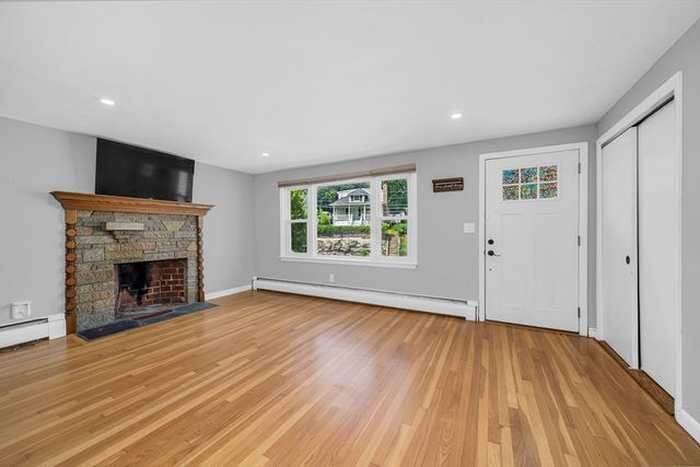 566 Main St, Stoneham, MA 02180