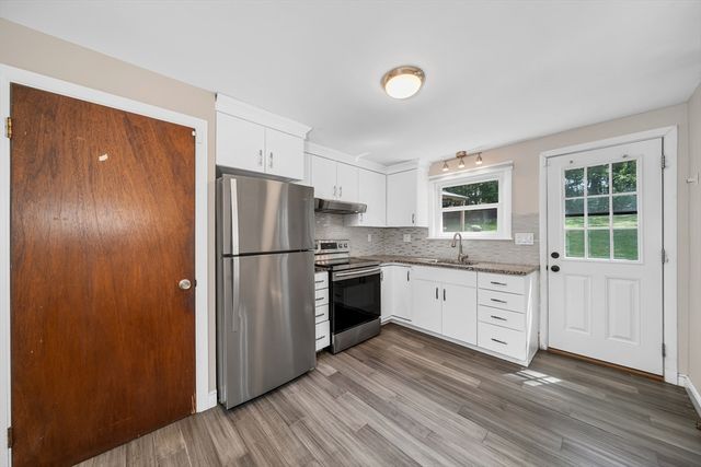 566 Main St, Stoneham, MA 02180