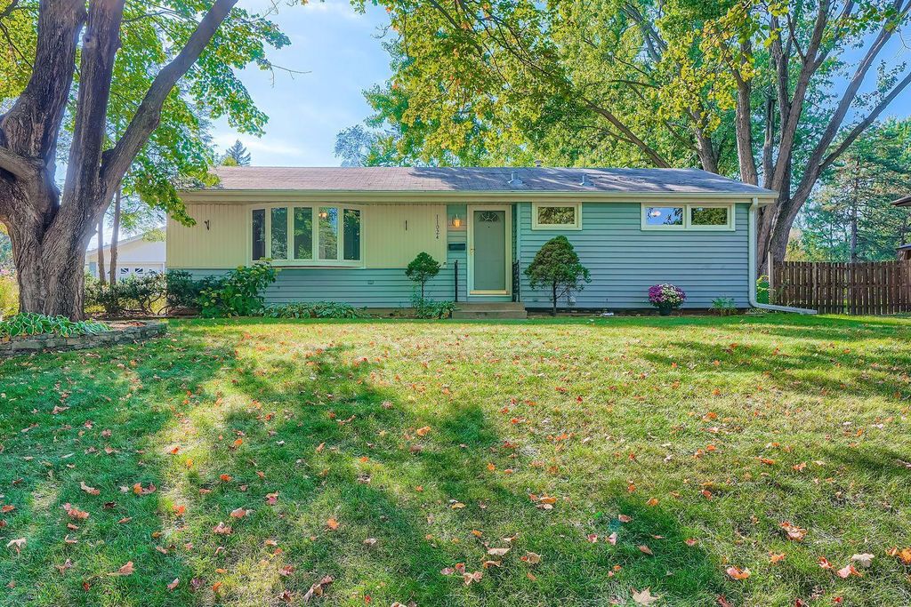 11024 Little Avenue S, Bloomington, MN 55437