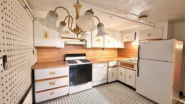 27 Ralwood Rd, Boston, MA 02136