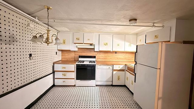 27 Ralwood Rd, Boston, MA 02136