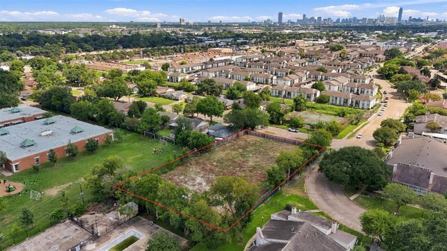 3430 Rockyridge Drive, Houston, TX 77063