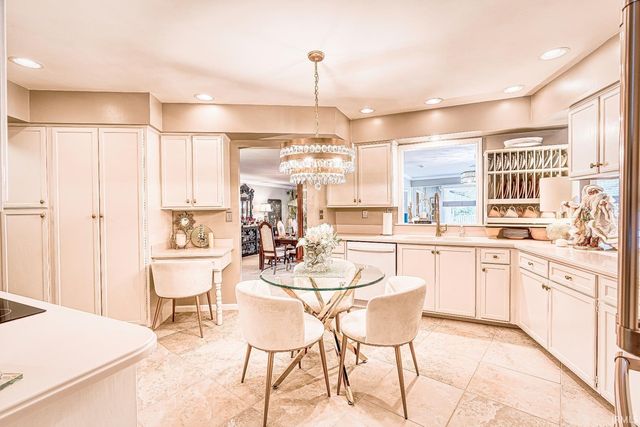 300 Stonegate Road, Evansville, IN 47711