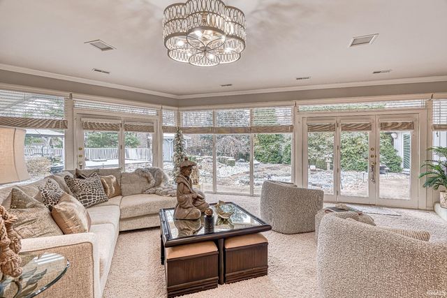 300 Stonegate Road, Evansville, IN 47711