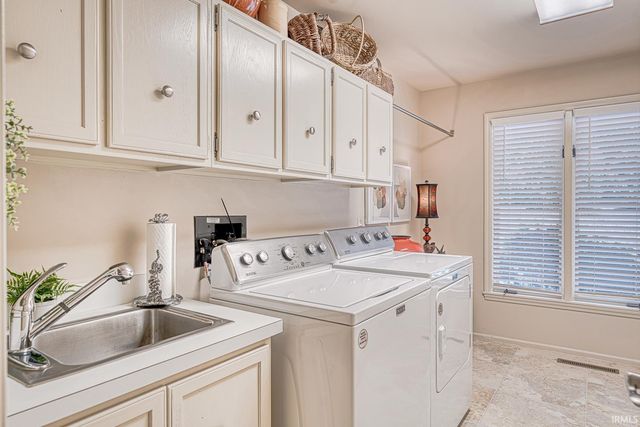 300 Stonegate Road, Evansville, IN 47711