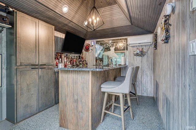 300 Stonegate Road, Evansville, IN 47711