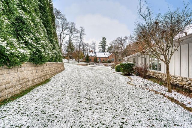 300 Stonegate Road, Evansville, IN 47711