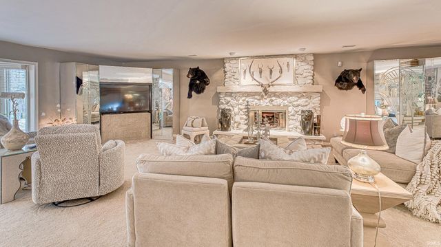 300 Stonegate Road, Evansville, IN 47711