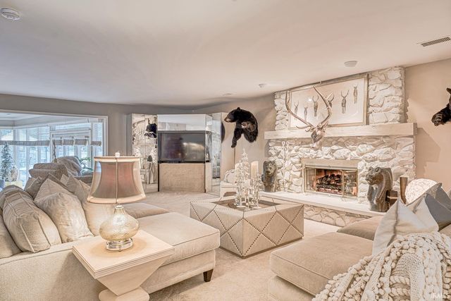 300 Stonegate Road, Evansville, IN 47711