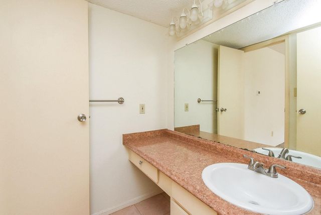 7575 Cambridge Street 1004, Houston, TX 77054
