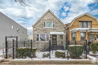 908 N Trumbull Avenue, Chicago, IL 60651