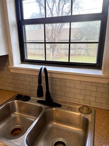 116 N Sawmill Road, Searcy, AR 72143