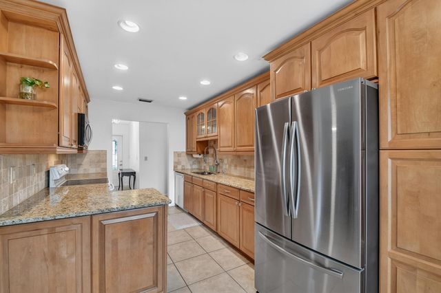 3618 Valley Way, West Palm Beach, FL 33406