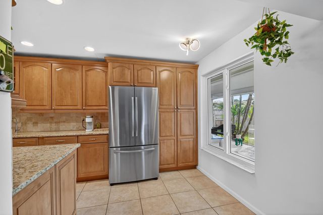 3618 Valley Way, West Palm Beach, FL 33406