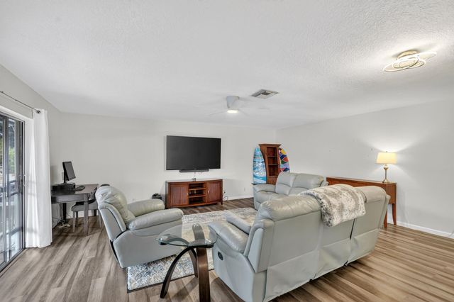 3618 Valley Way, West Palm Beach, FL 33406