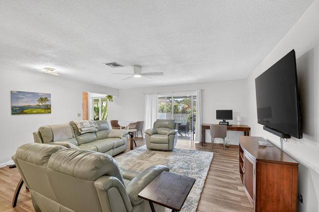 3618 Valley Way, West Palm Beach, FL 33406