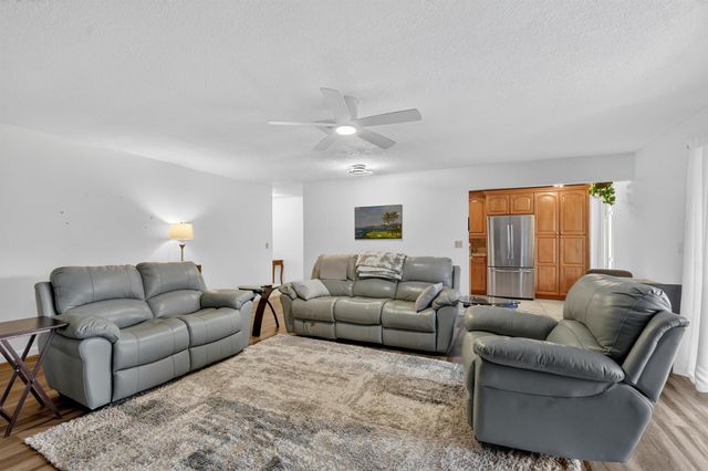 3618 Valley Way, West Palm Beach, FL 33406