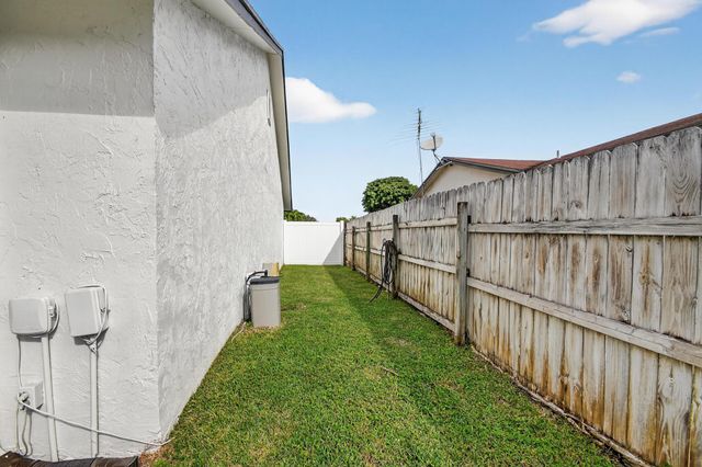 3618 Valley Way, West Palm Beach, FL 33406