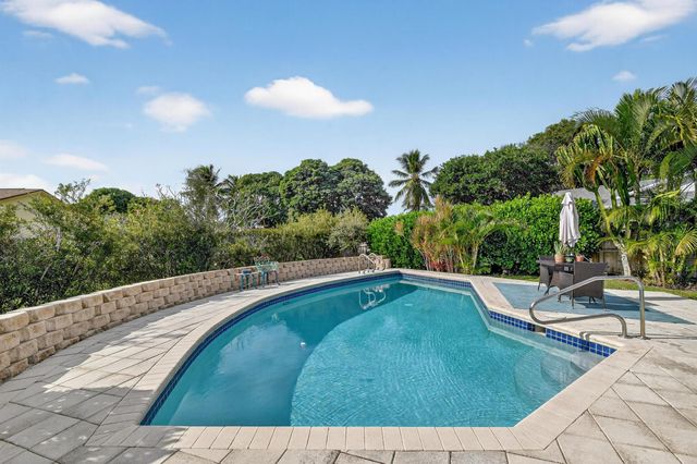 3618 Valley Way, West Palm Beach, FL 33406