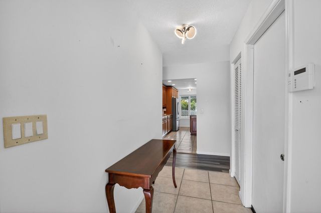 3618 Valley Way, West Palm Beach, FL 33406