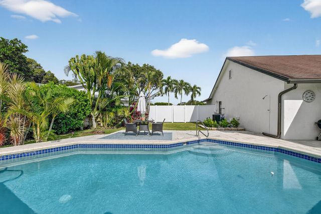 3618 Valley Way, West Palm Beach, FL 33406